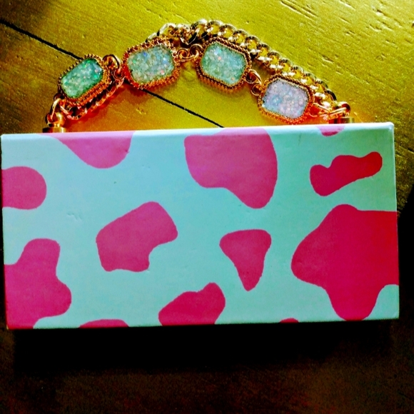 !!NEW RELEASE!! HOT COMMODITY LASHES by HotCommodityBoutique - Picture 3 of 4